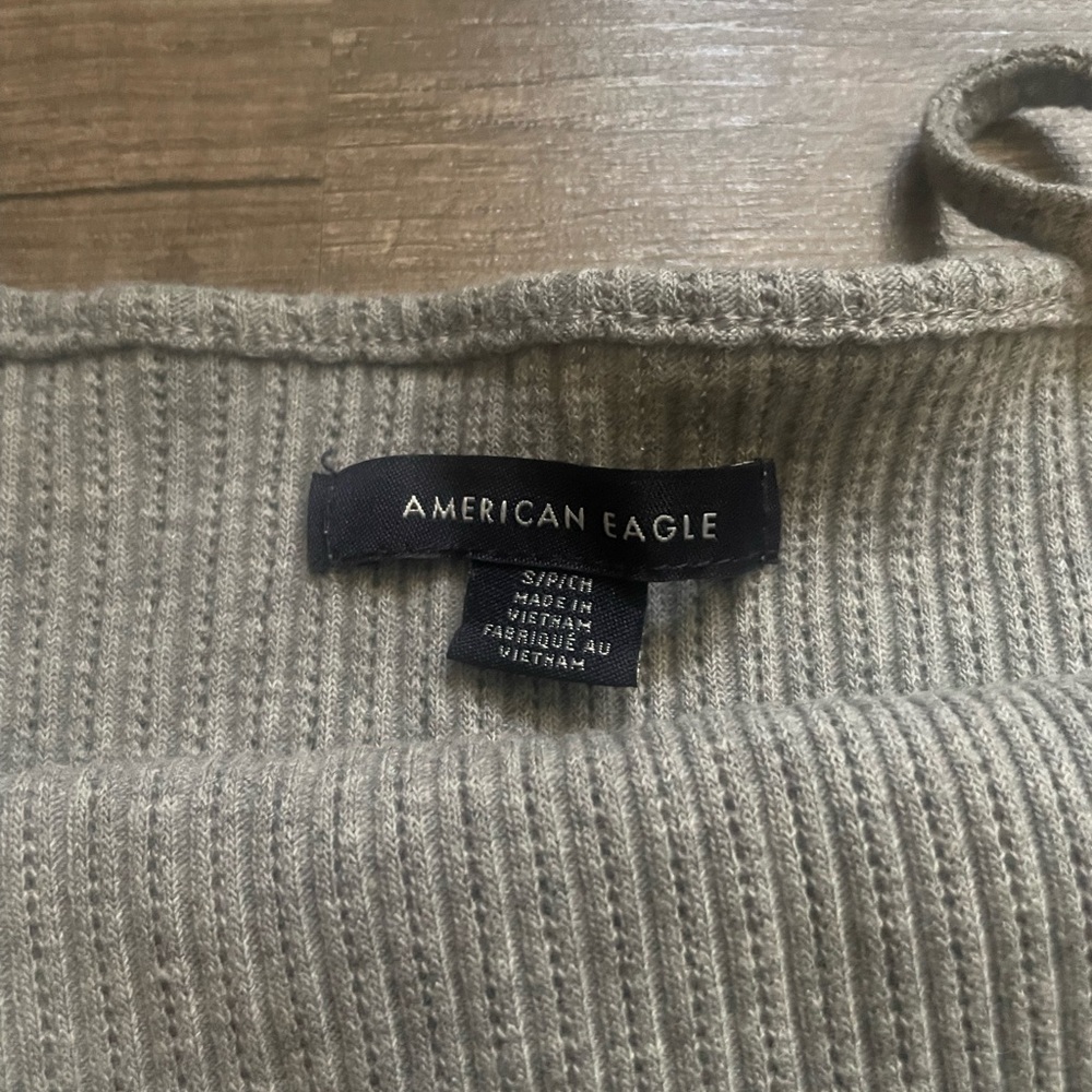 AE Cropped Tank - Picture 2 of 2